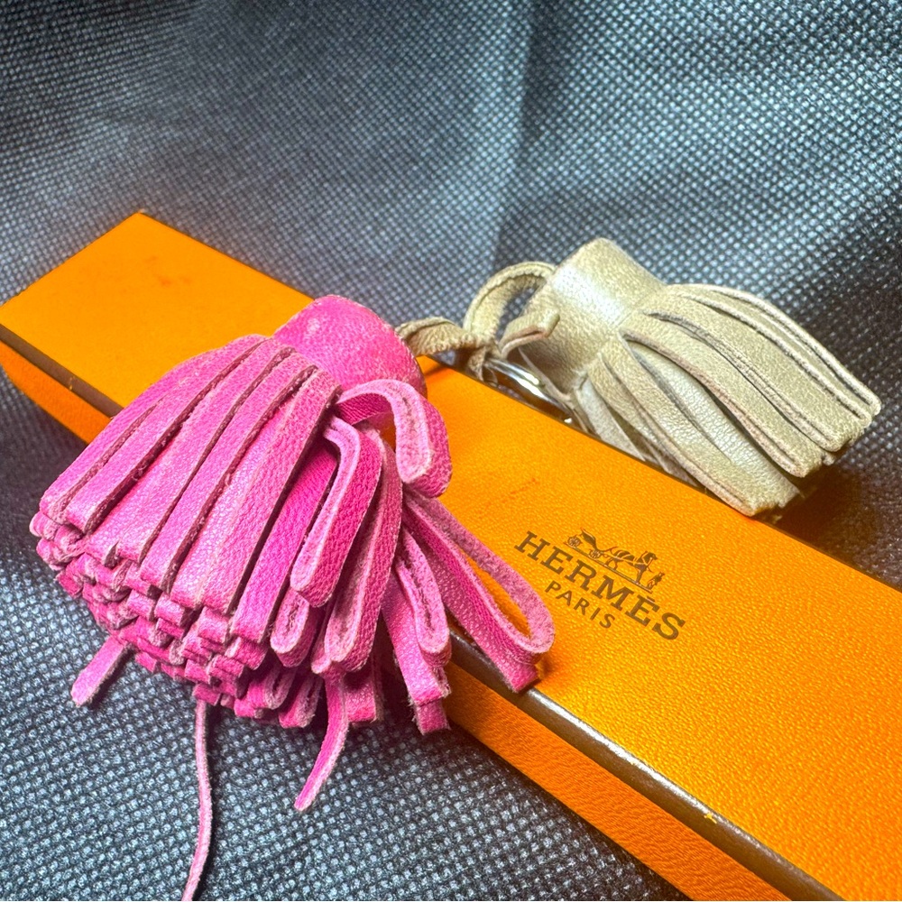 Hermes Duo Bag Charm Carmen Uno Dos Rare Combo Ring Tassel Accent Tan & PINK - Picture 8 of 9
